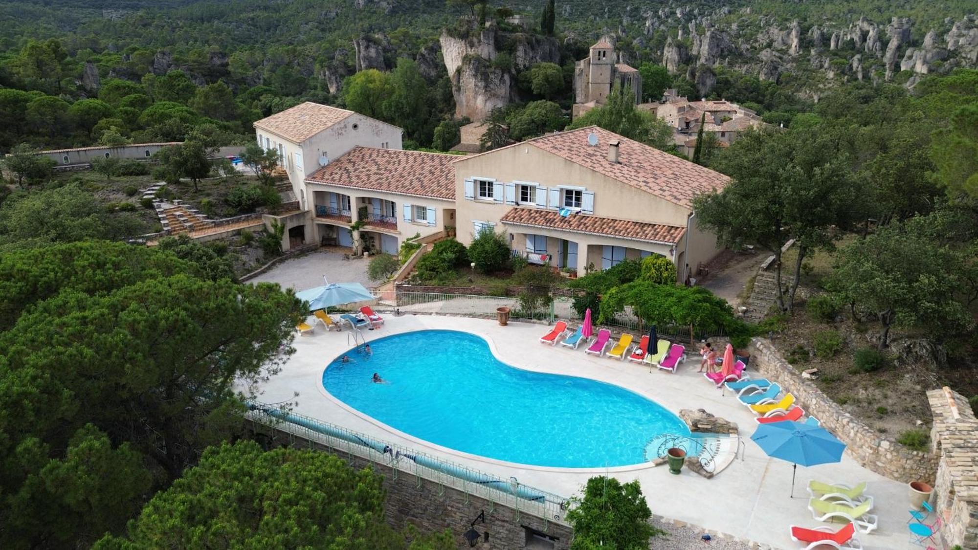 Hotel Les Hauts De Moureze Exterior photo